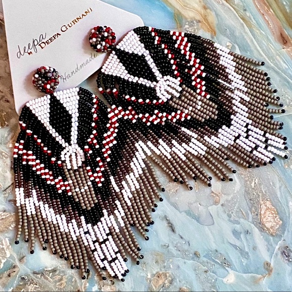 NWT Deepa Gurnani Luxe Beaded Chandeliers - Picture 13 of 16